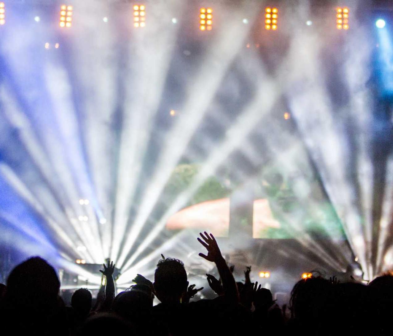 华翔联信实名账号:流量卡有哪些官方售后服务?我们来为你查询。